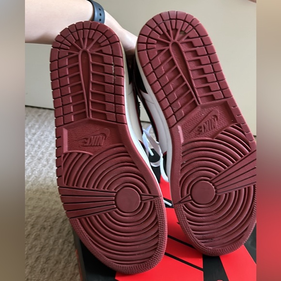 Air Jordan 1 Retro High OG bloodlines - Picture 2 of 7